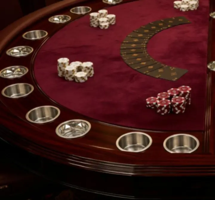 Luxus póker és blackjack asztalok prémium kaszinó enteriőrben